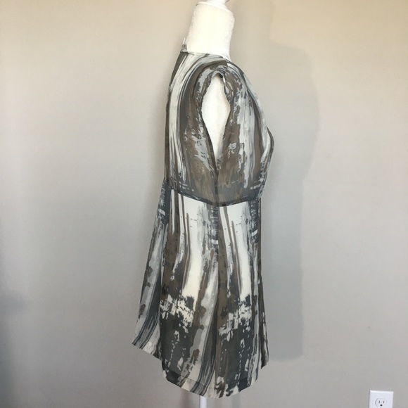 CAbi Small Grey Painted Tunic Keyhole Blouse 651 - Picture 2 of 8